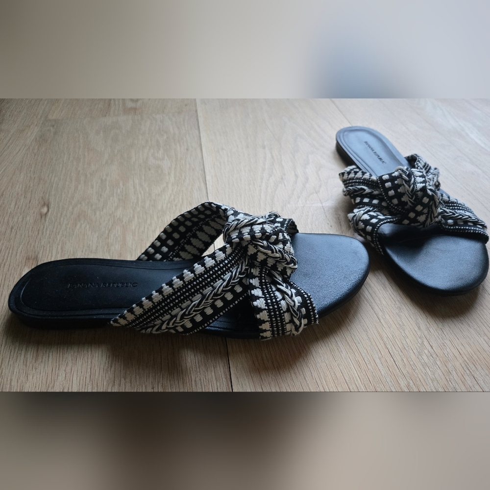 Banana Republic B&W Woven Fabric Slides - Picture 3 of 5